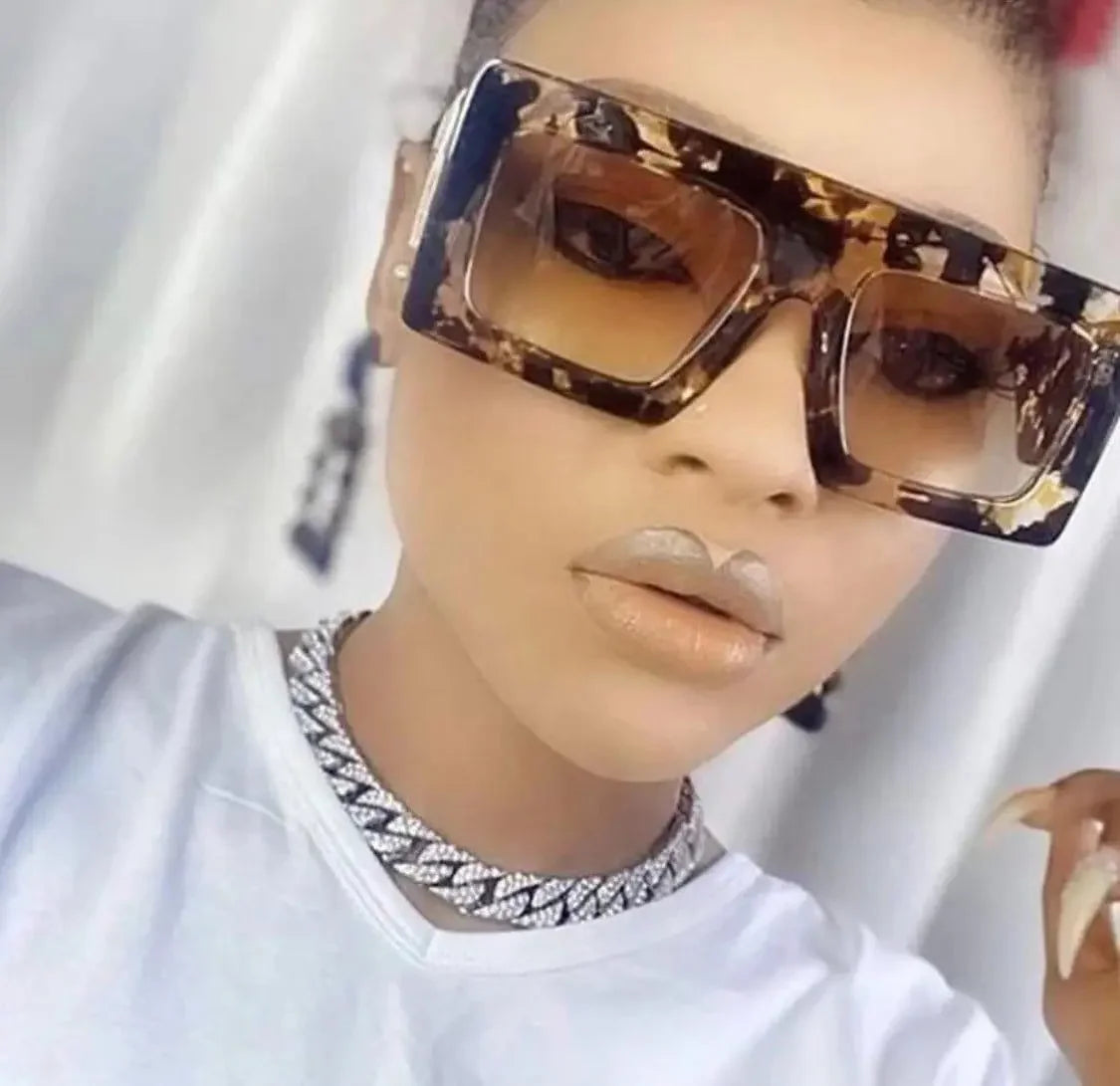 Oversized RetroSunglasses - Accessorizmee