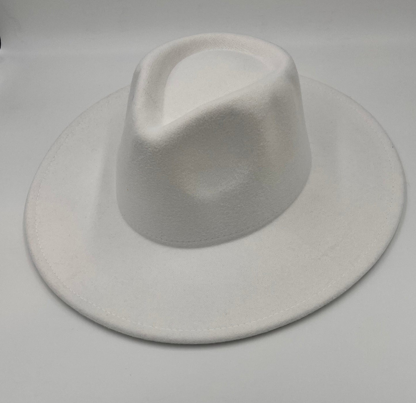 Defective white large brim - Accessorizmee