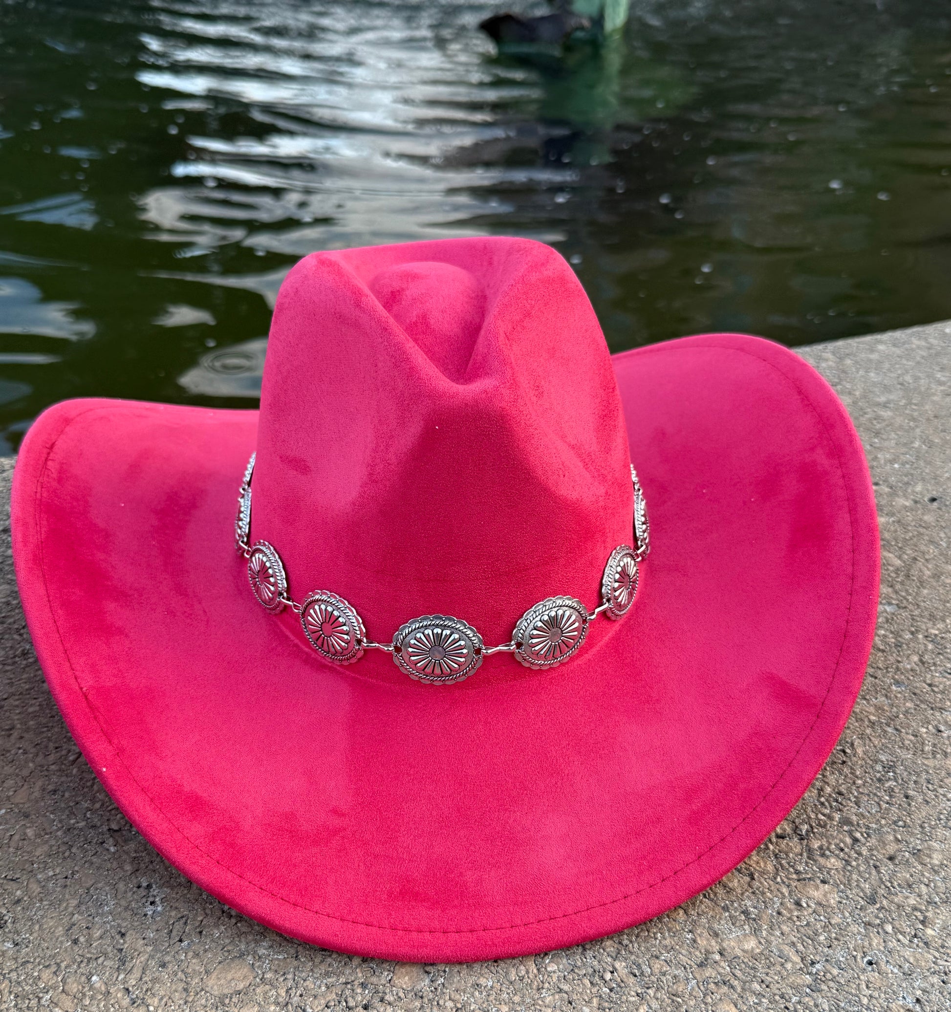 Premium Suede Cowboy Hat - Carmel Design with Decorative chain and Silver Accents - Accessorizmee