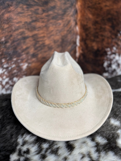 Premium Suede Cowboy Hat - Adjustable Straps Inside, Unisex Design, Size 56-58cm, Western Style, Fashionable & Functional, Shipped in a Box - Accessorizmee