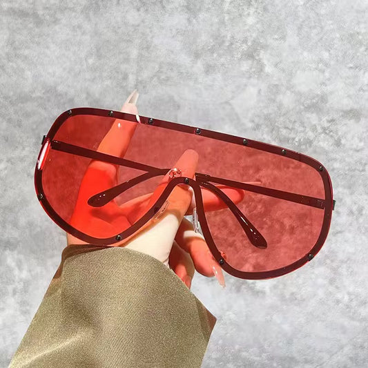 TrendyFlare Statement Sunglasses-, Durable Resin & Metal Unisex Design - Lightweight - Accessorizmee