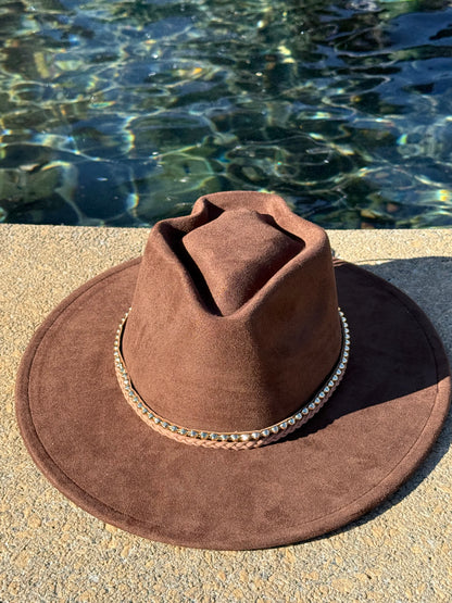 Arrowhead Widebrim gold Design with Decorative Colorful Accents